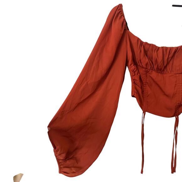 2BELLA Cropped Ruched Blouse Rust NWT Small - Picture 2 of 5